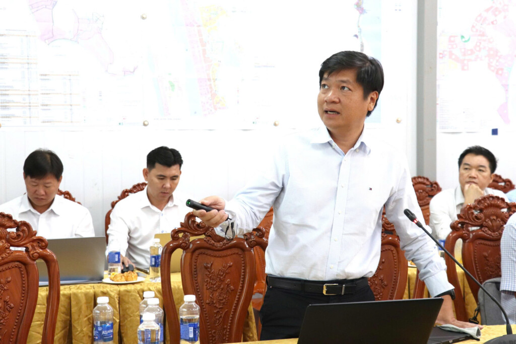 Đơn vị tư vấn trình bày đồ án quy hoạch với Hội đồng thẩm định