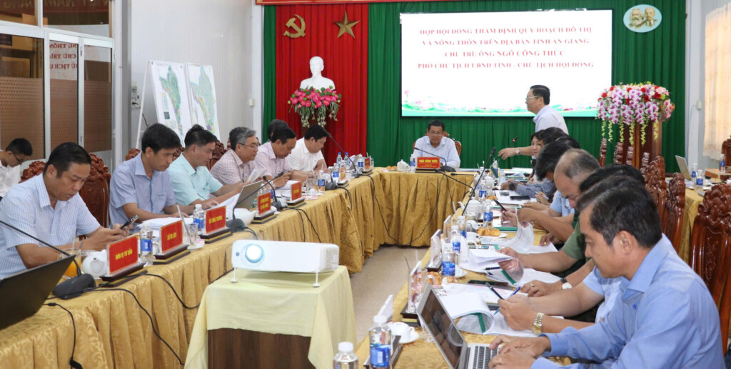 Quang cảnh cuộc họp